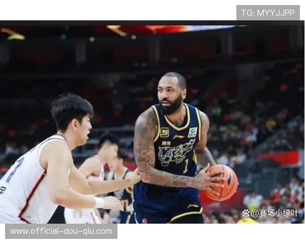 篮协罚款警告被批罚酒三杯，球迷管理平衡热情与秩序成考验